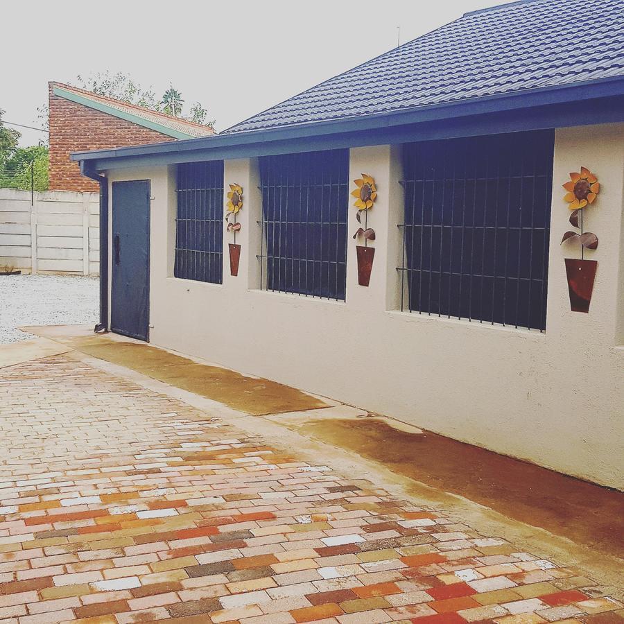 Favour Guest House Polokwane Exterior foto